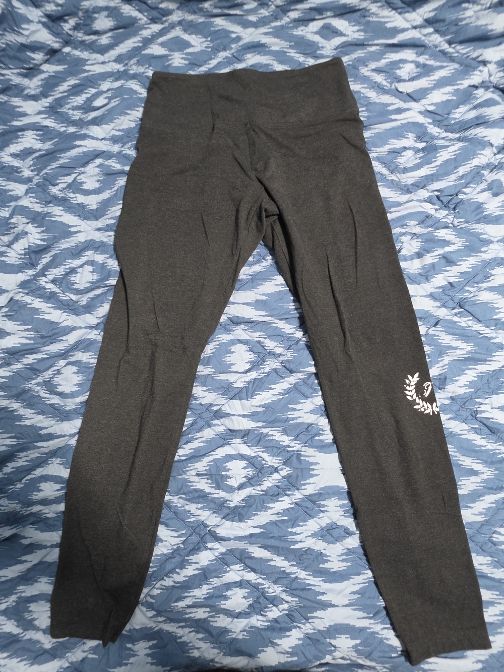 PINK Victoria's Secret Black  Leggings with Laurel Logo Size Large Womens.
